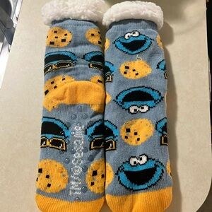 NWOT Sesame Street Cookie Monster winter plush socks